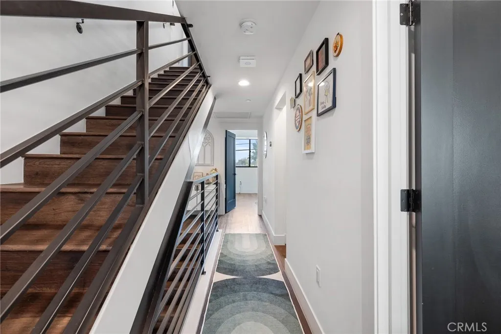 11324 W Raitt Lane, North Hollywood, California 91606 home-pic-24